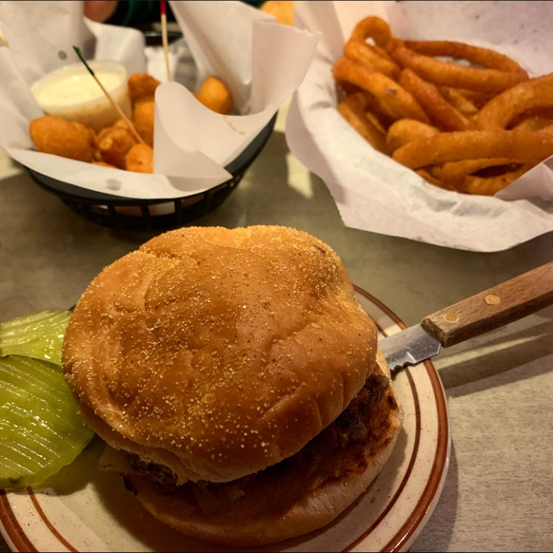 Meister's Bar and Grill Stillwater Mesiterburger