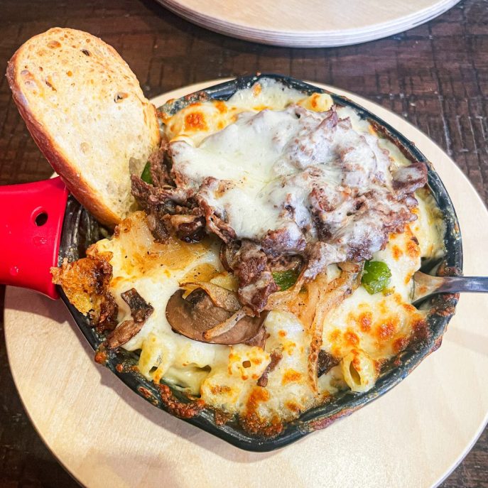 MACS macaroni and cheese shop Wisconsin Dells Hipster Hack Review