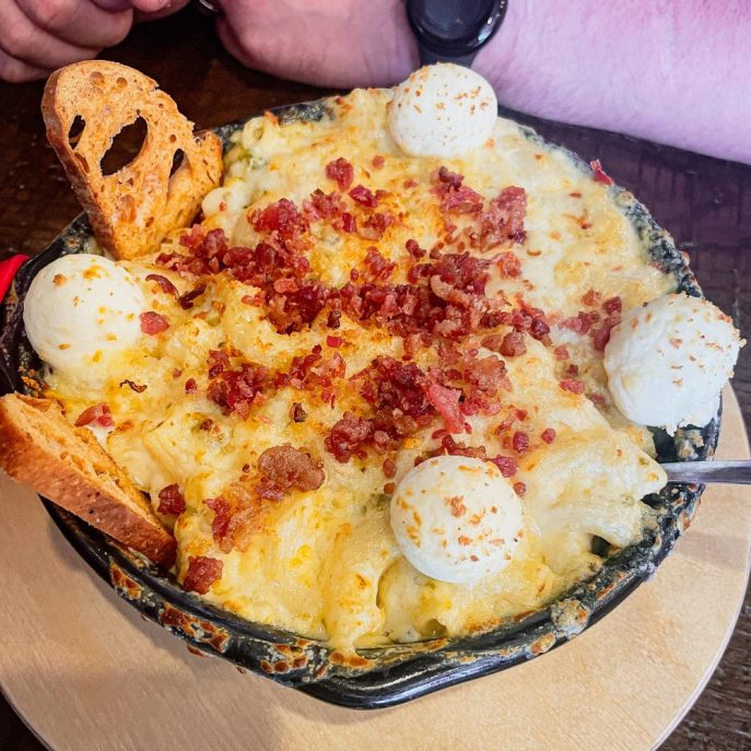 MACS macaroni and cheese shop Wisconsin Dells Hipster Hack Review